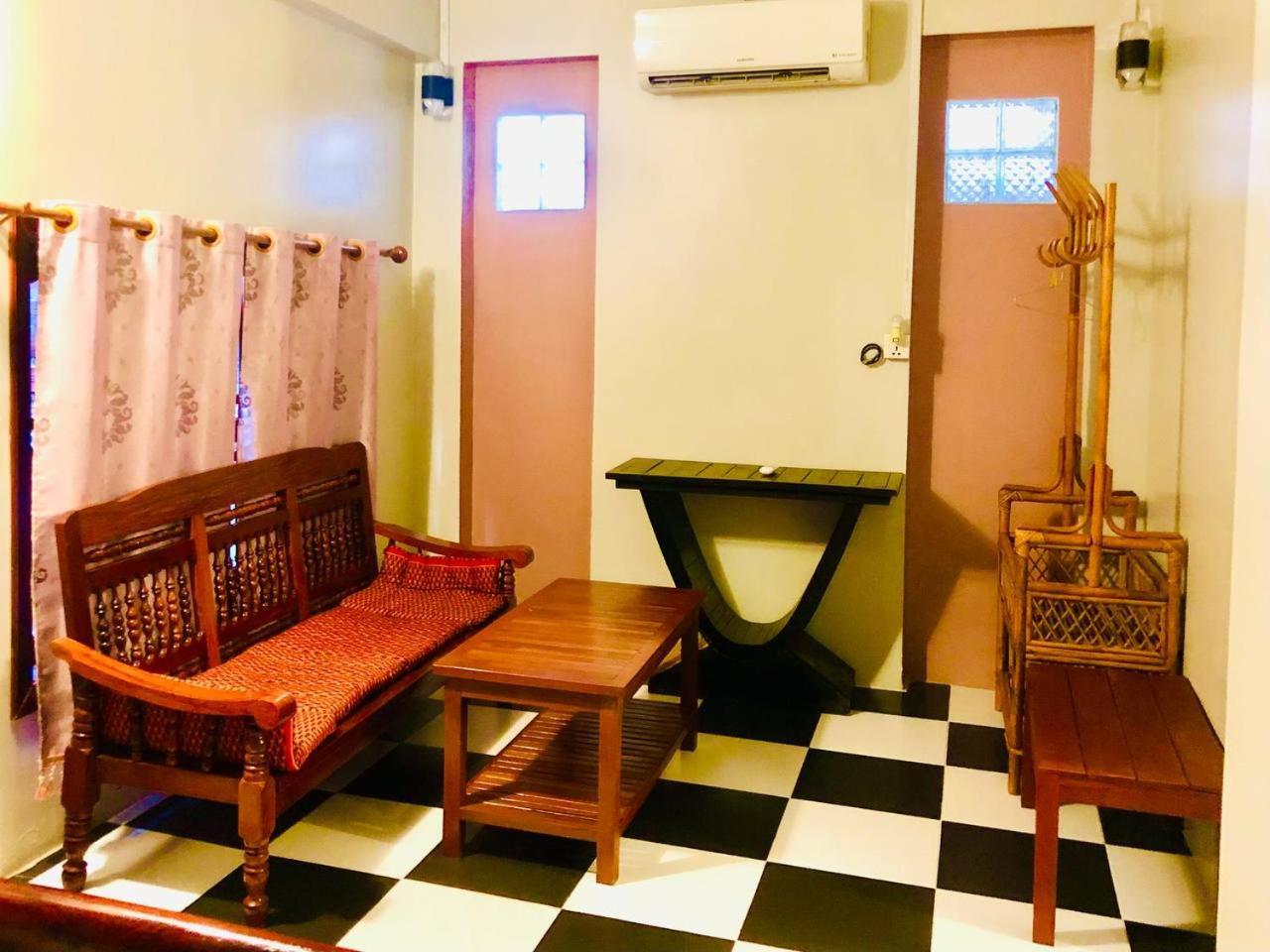 Sihariddh Guesthouse Siem Reap Esterno foto